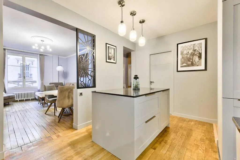 Nice 3Br Flat Near Porte D'Orleans Metro Station Apartment Paris